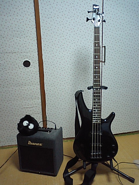 ベース